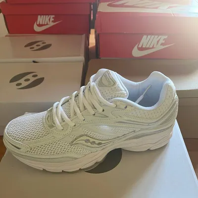 Saucony Progrid Omni 9 – Triple White